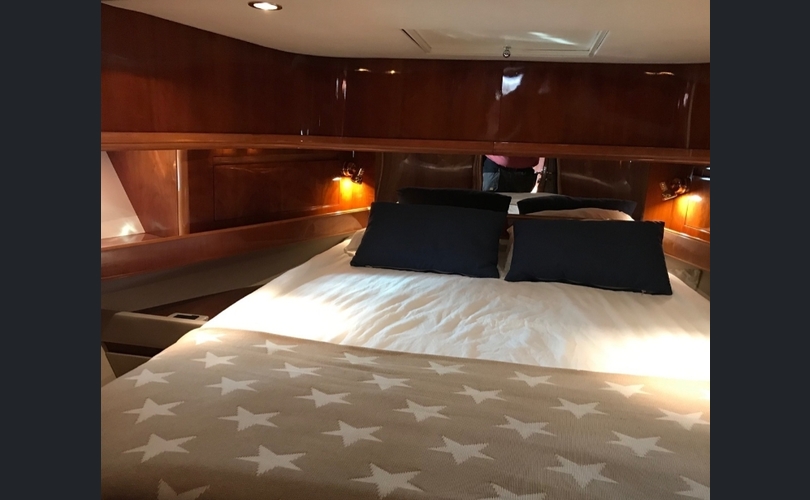 Cayman 38 WA Walkaround-kuva-5